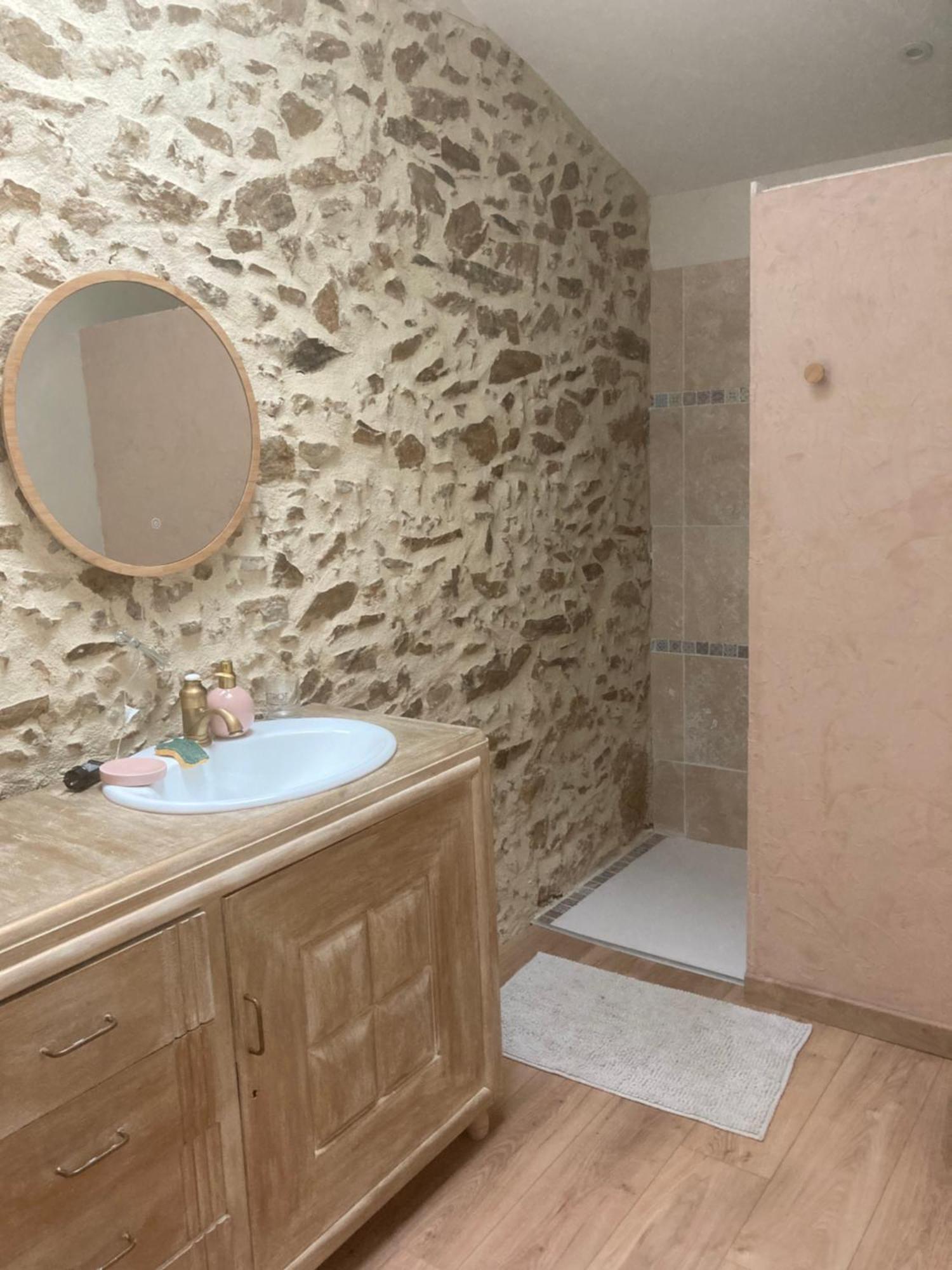 Premier Etage D Une Jolie Maison A La Campagne Montravers المظهر الخارجي الصورة